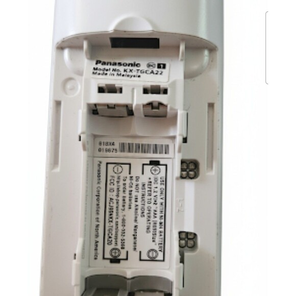 Panasonic KX-TGC200 Cordless Phone with Base Caller ID & Voicemail - Picture 6 of 7